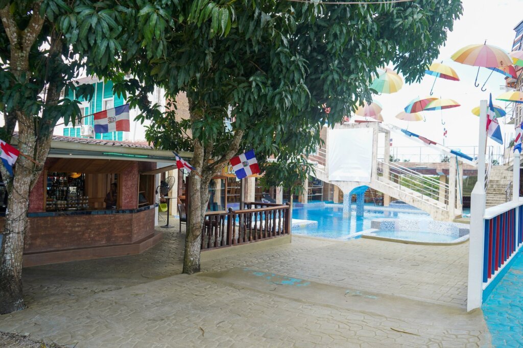 ART00105-2.jpg