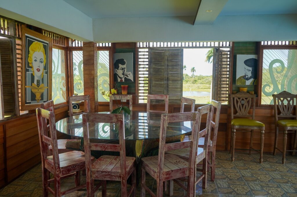 ART00132-1.jpg