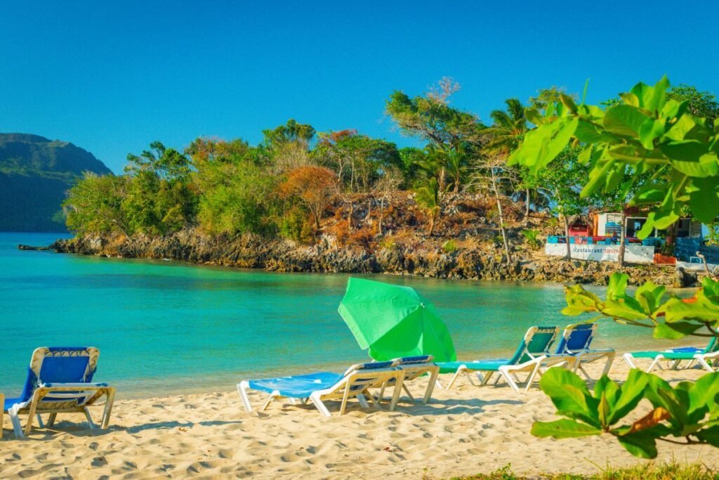 Tour-playas-de-Samana_-Fronton-Madama-y-Rincon-1024x683-1.jpg