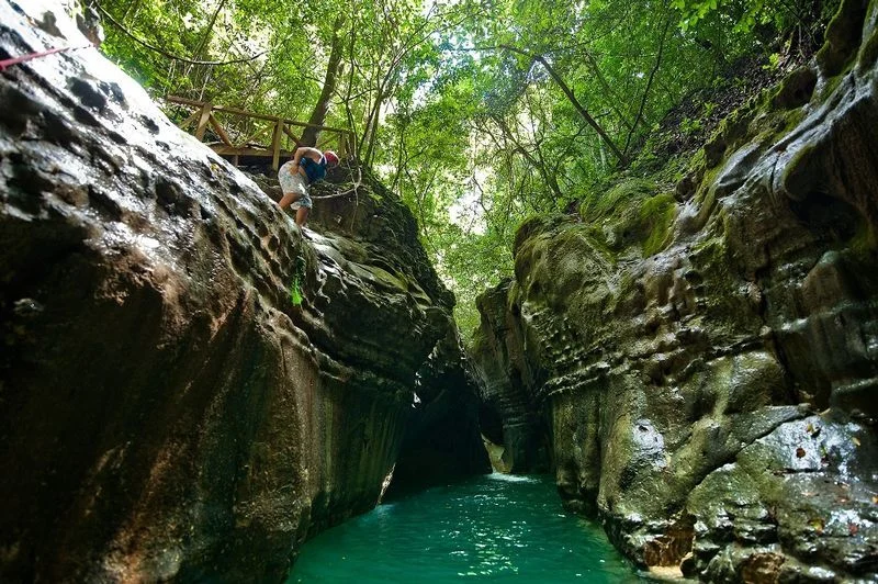 the-27-waterfalls-of-damajagua-259929.webp